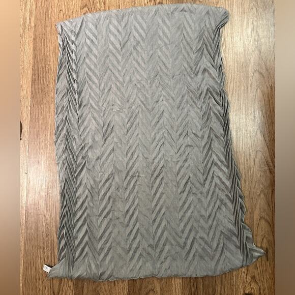 🍷Nordstrom Rack grey chevron textured infinity circle scarf - Picture 4 of 4